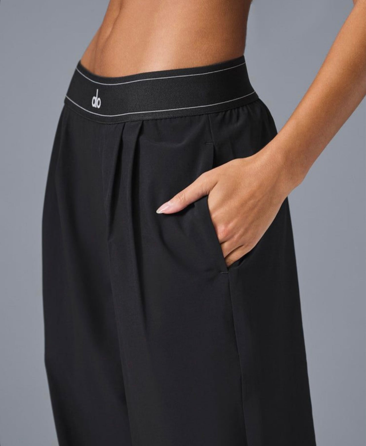 Pantalon large Alo Élégance décontractée & confort technique 🛼