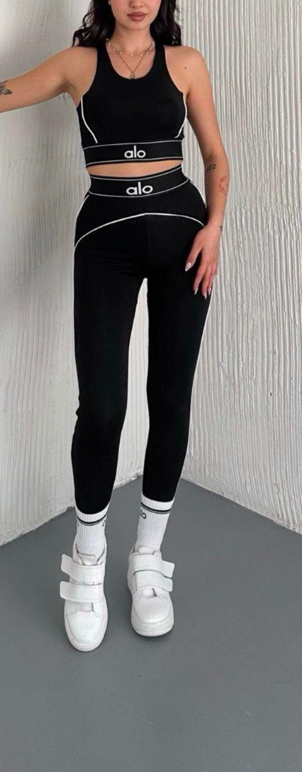 Ensemble de sport Alo Yoga Noir & Blanc 🖤🤍