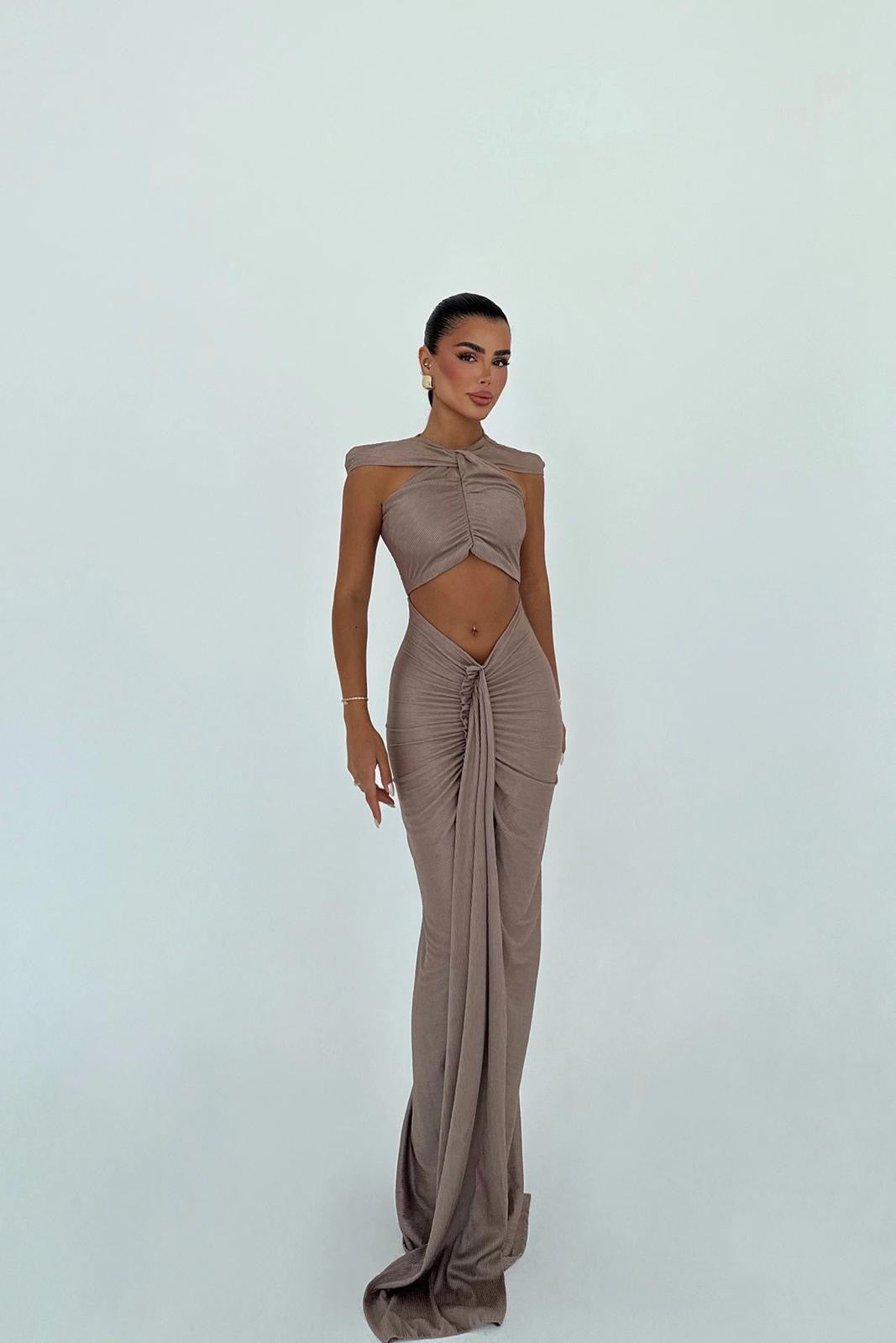 Robe Aura Magnétisme Sculptural & Épure Sensuelle 👸