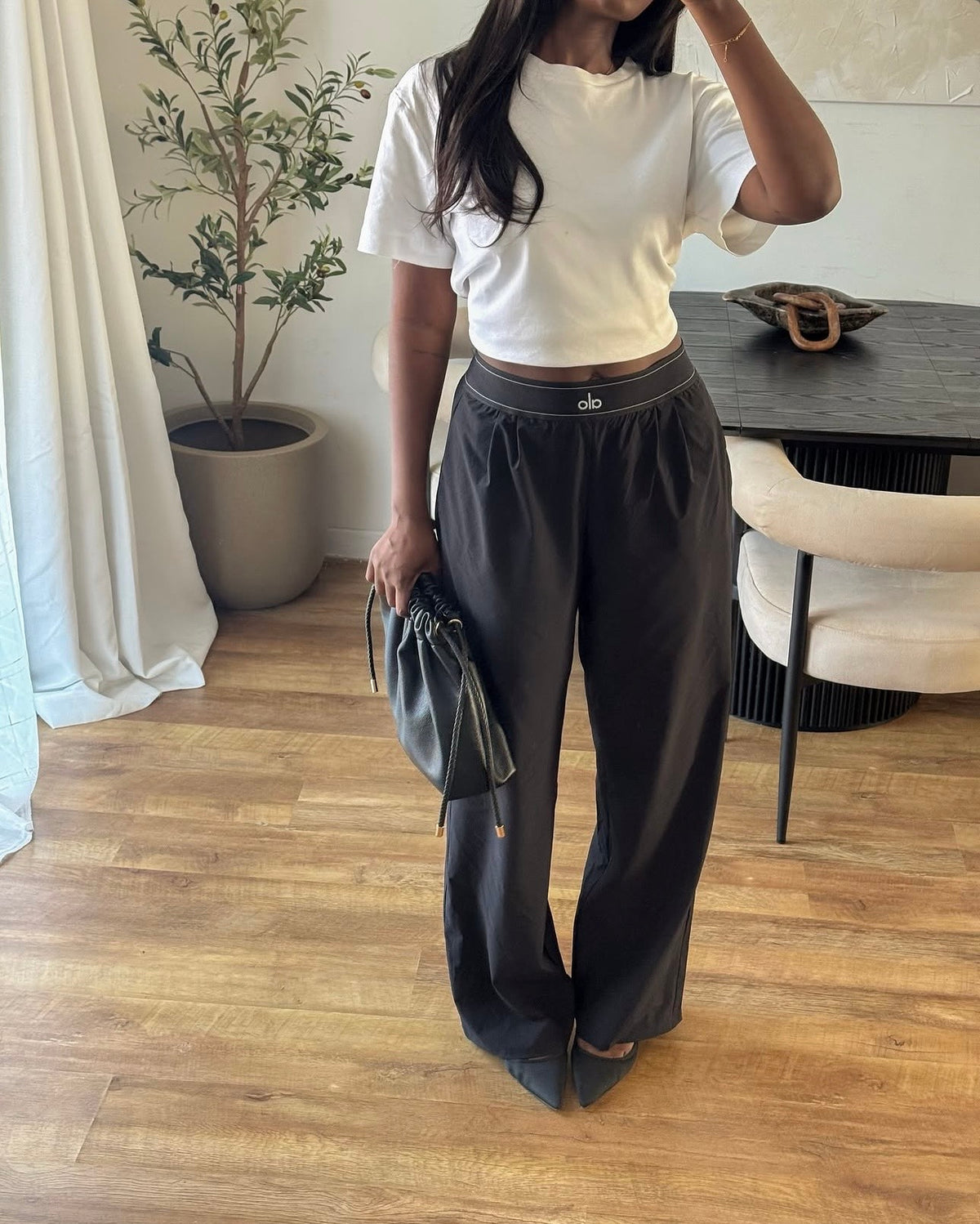 Pantalon large Alo Élégance décontractée & confort technique 🛼