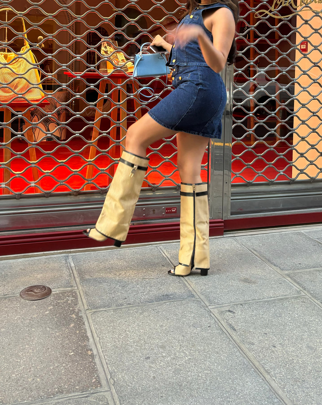 Giv.. Boots 🍒