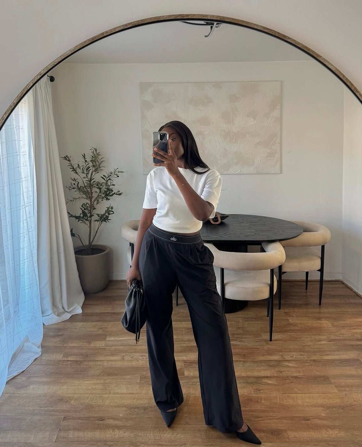 Pantalon large Alo Élégance décontractée & confort technique 🛼